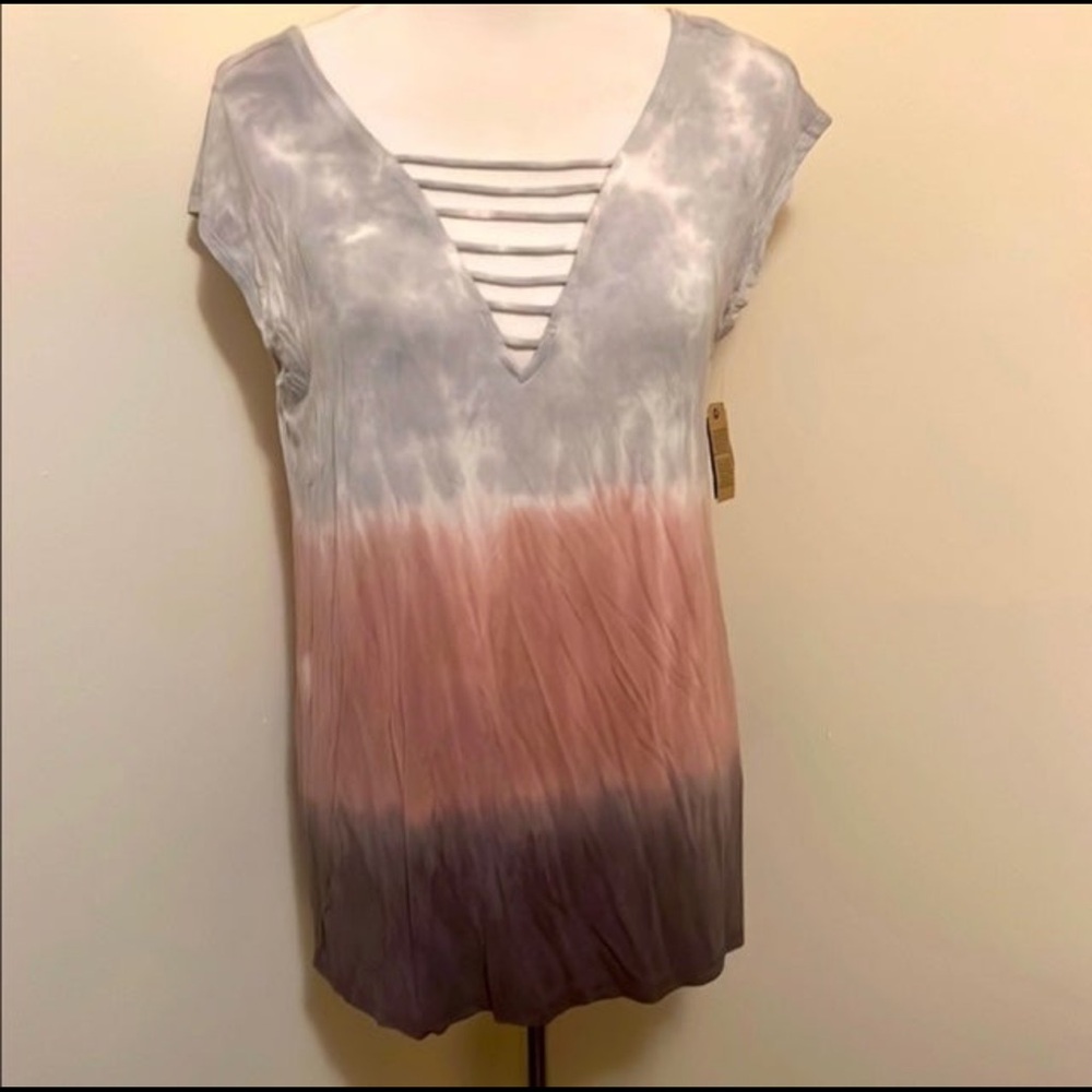American Eagle Outfitters Gray and Purple Cut Out T-Shirt
